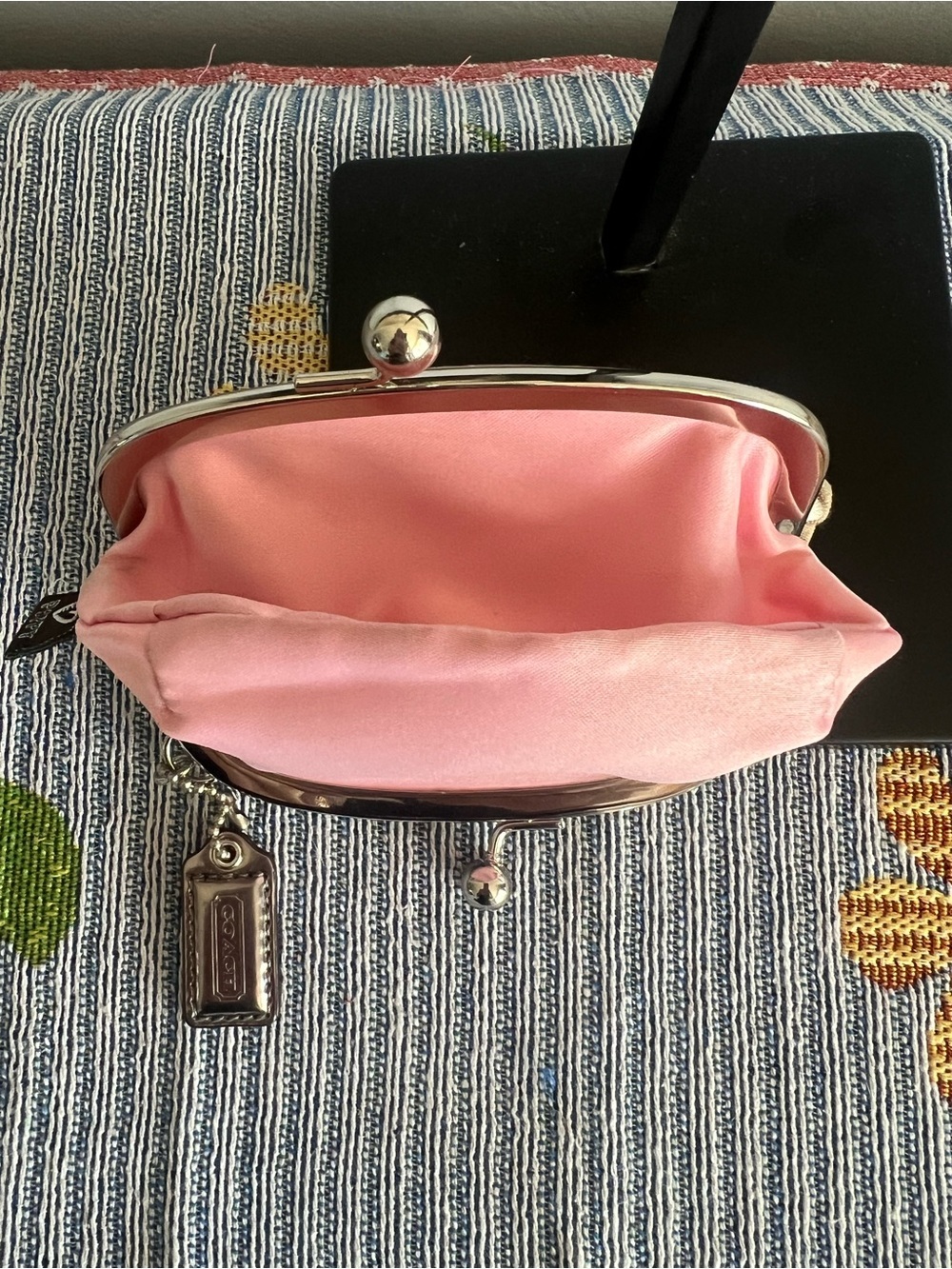 Coach Mini Poppy Signature Small Kiss-Lock Purse - Picture 11 of 13